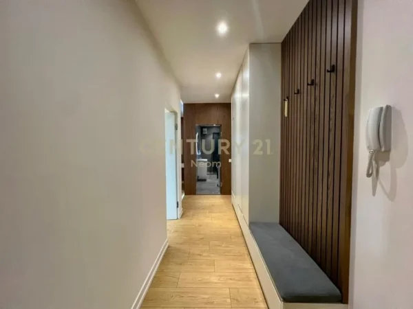 Tirane, jepet me qera apartament 1+1+Aneks+Ballkon Kati 3, 70 m² 620 € 