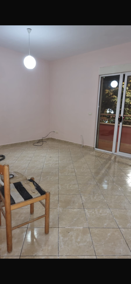 Jepet me Qira Apartament 1+1 ne Don Bosko, pranë rrugës kryesore 400 €