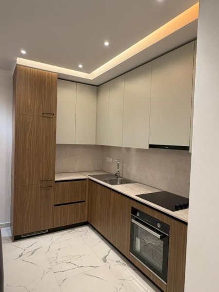 Tirane, jepet me qera apartament 1+1 Kati 6, 70 m² 760 € (Zogu i Zi)