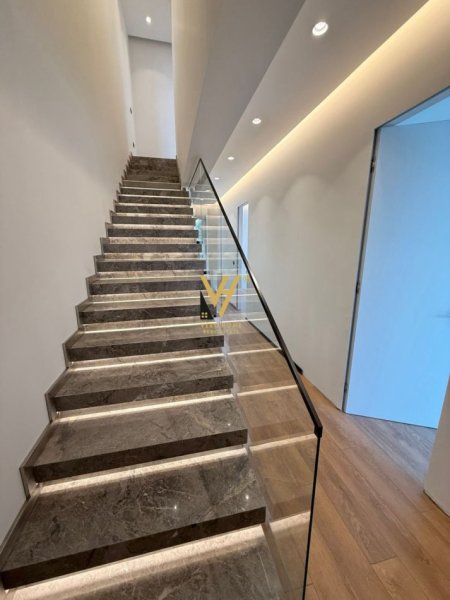 Tirane, shitet Vile 3 Katshe Kati 0, 800 m² 1.500.000 € (LIQENI I THATE)