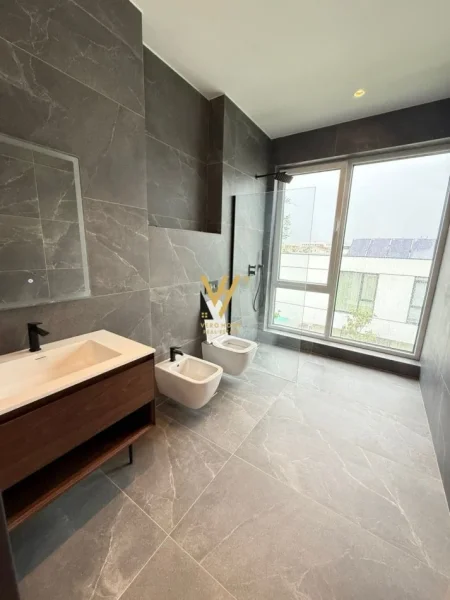 Tirane, shitet Vile 3 Katshe Kati 0, 800 m² 1.500.000 € (LIQENI I THATE)