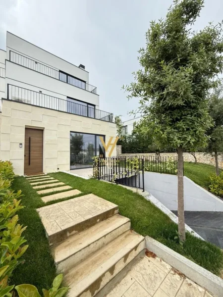 Tirane, shitet Vile 3 Katshe Kati 0, 800 m² 1.500.000 € (LIQENI I THATE)