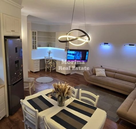 Tirane, jepet me qera apartament 3+1 Kati 2, 118 m² 1.000 € (Kodra e Diellit)