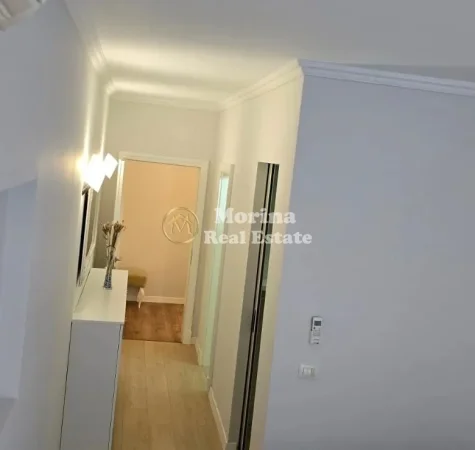 Tirane, jepet me qera apartament 3+1 Kati 2, 118 m² 1.000 € (Kodra e Diellit)