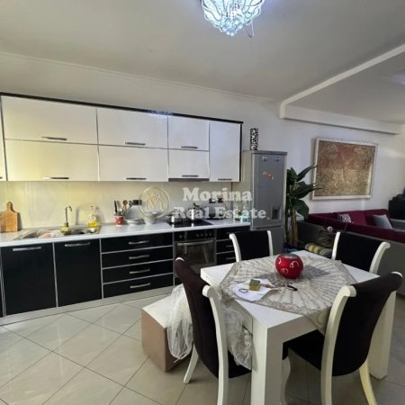 Tirane, shitet Vile , 384 m² 720.000 € (Selite)