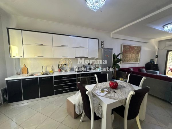 Tirane, shitet Vile , 384 m² 720.000 € (Selite)