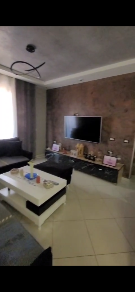 Tirane, jepet me qera apartament 3+1 Kati 3, 92 m² 500 € (Kopshi botanik)