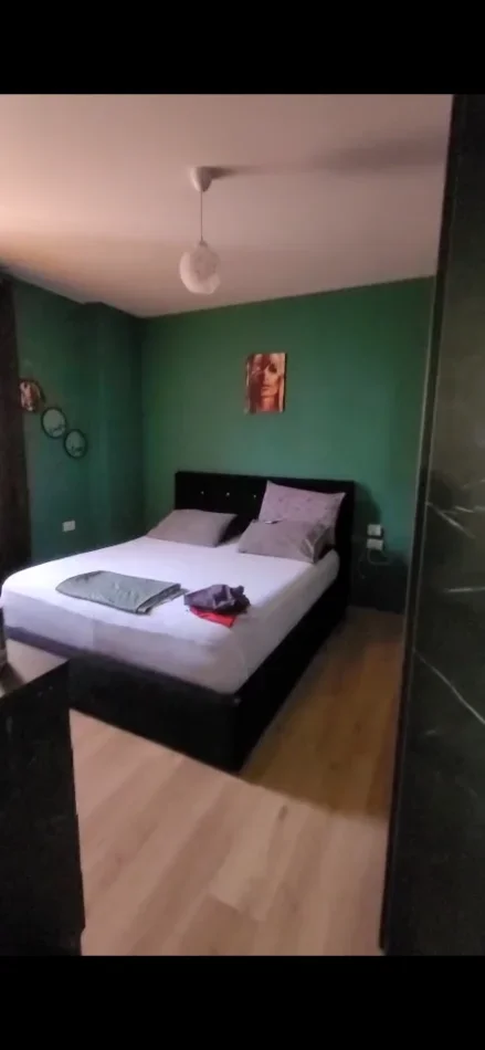 Tirane, jepet me qera apartament 3+1 Kati 3, 92 m² 500 € (Kopshi botanik)