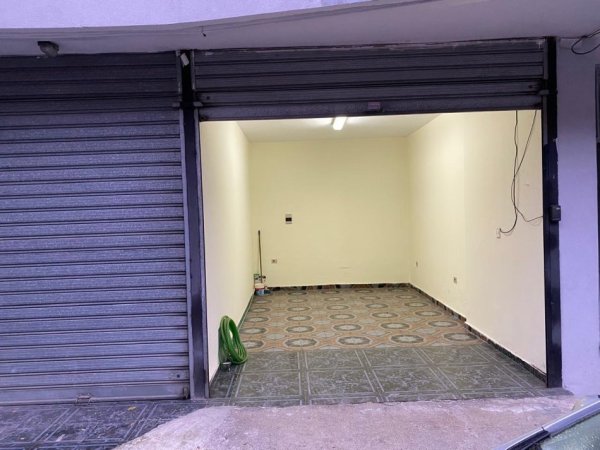 Tirane, jepet me qera dyqan Kati 0, 40 m² 800 € (Sulejman Delvina)