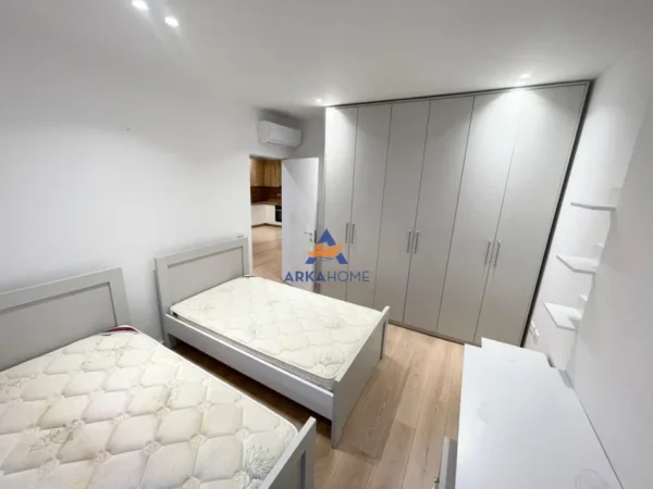 Tirane, shitet apartament 2+1+Ballkon Kati 4, 125 m² 230.000 € (Liqeni i Thate)
