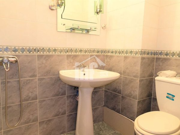 Tirane, jepet me qera apartament 2+1+Ballkon Kati 5, 120 m² 800 € (RRUGA “PJETËR BOGDANI”, NË BLLOK)