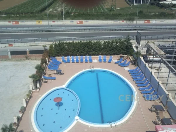 Durres, shes hotel Kati 4, 1.400 m² 2.000.000 € (Golem)
