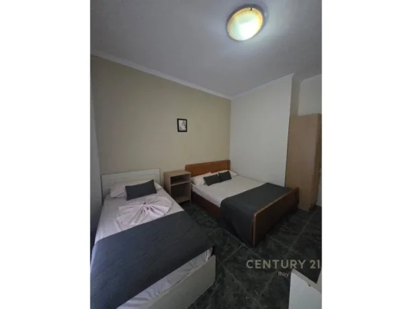 Durres, shes hotel Kati 4, 1.400 m² 2.000.000 € (Golem)