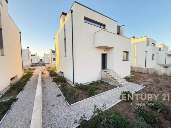 Durres, shes Vile 2 Katshe Kati 2, 404 m² 600.000 € (TURQUOISE MARINA, GJIRI I LALEZIT)