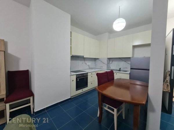 Tirane, jepet me qera apartament 1+1 Kati 6, 70 m² 450 € (Golden Park 3)