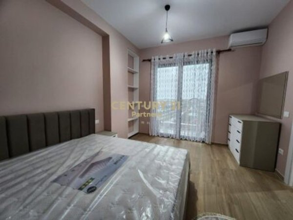 Tirane, jepet me qera apartament 1+1 Kati 4, 65 m² 500 € (Bulevardi Ri)