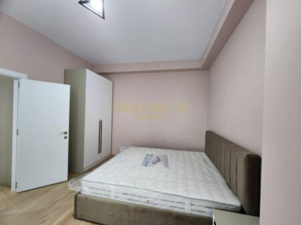 Tirane, jepet me qera apartament 1+1 Kati 4, 65 m² 500 € (Bulevardi Ri)