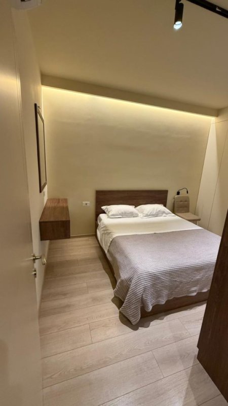 Tirane, jepet me qera apartament 1+1 Kati 6, 60 m² 750 € (Rruga Barrikadave)