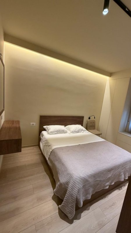 Tirane, jepet me qera apartament 1+1 Kati 6, 60 m² 750 € (Rruga Barrikadave)