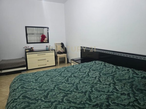 Tirane, shes apartament 2+1 Kati 3, 65 m² 130.000 € (Selite)