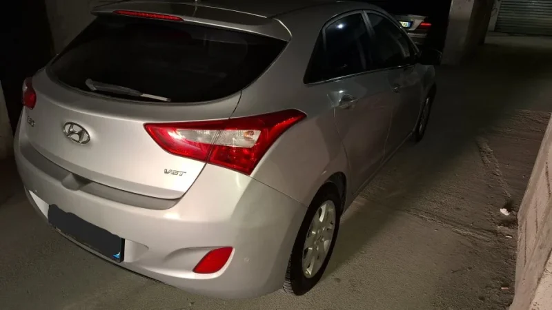 Tirane, shitet makine Hyundai I30 Nafte, gri metalizato automatik Klima 131.000 km 7.300 €