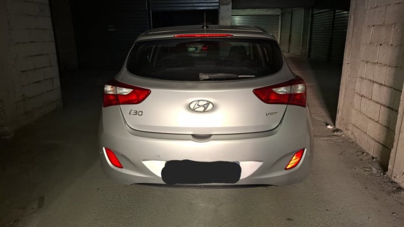 Tirane, shitet makine Hyundai I30 Nafte, gri metalizato automatik Klima 131.000 km 7.300 €
