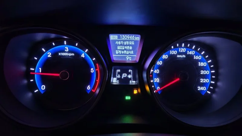 Tirane, shitet makine Hyundai I30 Nafte, gri metalizato automatik Klima 131.000 km 7.300 €