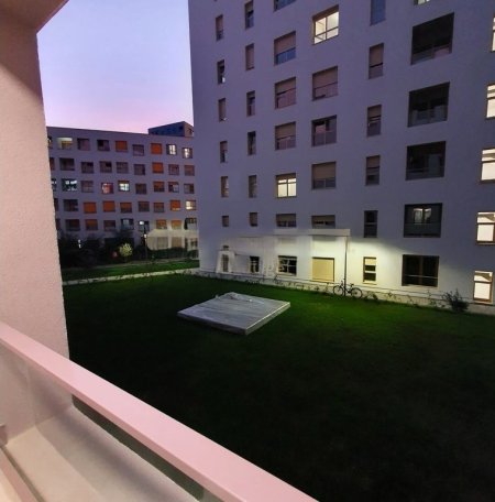 Tirane, jepet me qera apartament 1+1 Kati 2, 50 m² 450 € (MANGALEM 21)