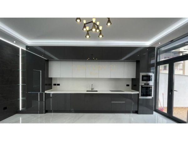 Durres, shes apartament 2+1+Aneks+Ballkon , 120 m² 575.000 € (Villga)