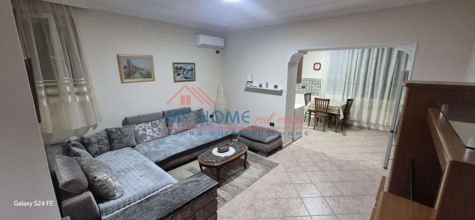 Tirane, jepet me qera apartament 1+1+Aneks Kati 1, 65 m² 600 € (Pazari i Ri)