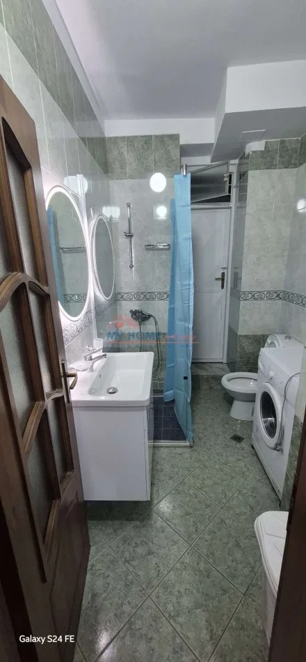 Tirane, jepet me qera apartament 1+1+Aneks Kati 1, 65 m² 600 € (Pazari i Ri)