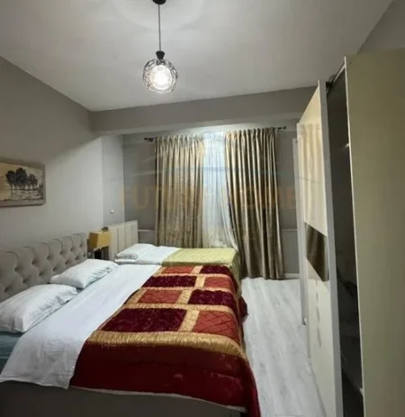 Tirane, jepet me qera apartament 1+1 Kati 2, 70 m² 650 € (Rruga e Barrikadave)