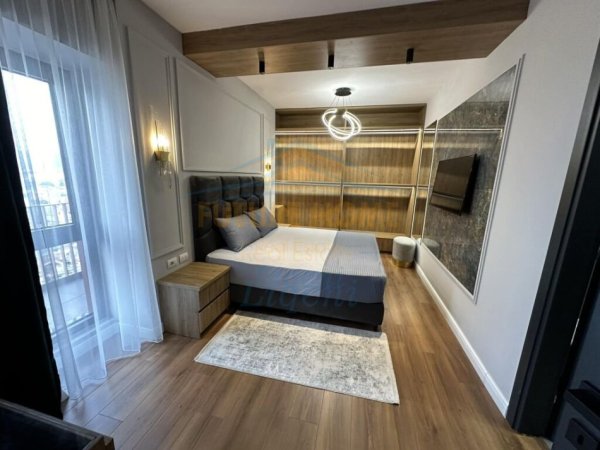 Tirane, jepet me qera apartament 3+1 Kati 15, 146 m² 2.800 € 