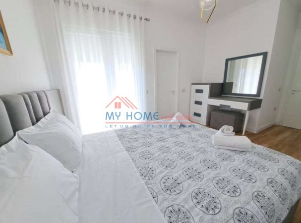 Tirane, jepet me qera apartament 2+1+Ballkon Kati 8, 110 m² 1.250 € (Rruga Qemal Stafa)