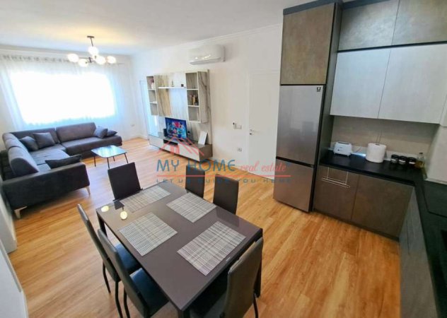 Tirane, jepet me qera apartament 2+1+Ballkon Kati 8, 110 m² 1.250 € (Rruga Qemal Stafa)
