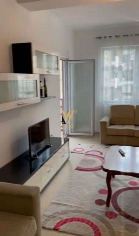 Tirane, jepet me qera apartament 1+1+Ballkon Kati 5, 65 m² 400 € (ASTIR)