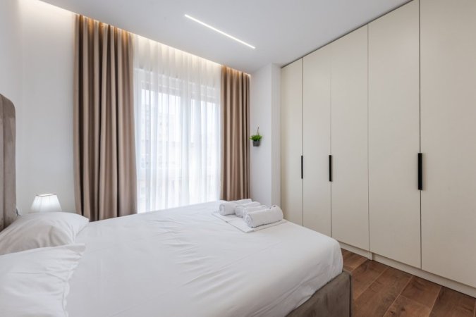Tirane, jepet me qera apartament 1+1 Kati 4, 65 m² 700 € (,Rruga Islam Alla prane Farmaci Dite &amp; Nate)