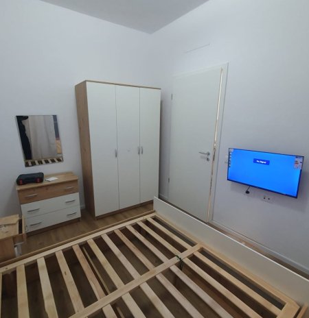 Tirane, jepet me qera apartament 1+1 , 50 m² 450 € 