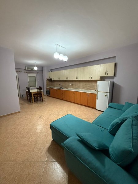 Tirane, jepet me qera apartament 2+1 Kati 3, 100 m² 500 € (Brryli)