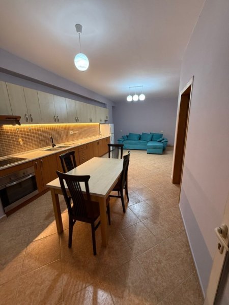 Tirane, jepet me qera apartament 2+1 Kati 3, 100 m² 500 € (Brryli)