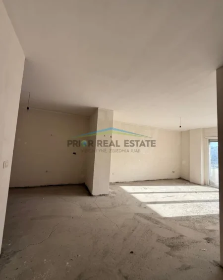 Tirane, shitet apartament 2+1+2  Kati 2, 130 m² 1350€/M2  (Astir)