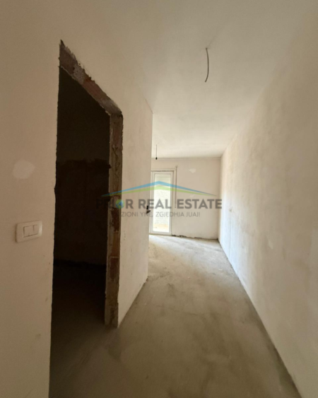 Tirane, shitet apartament 2+1+2  Kati 2, 130 m² 1350€/M2  (Astir)
