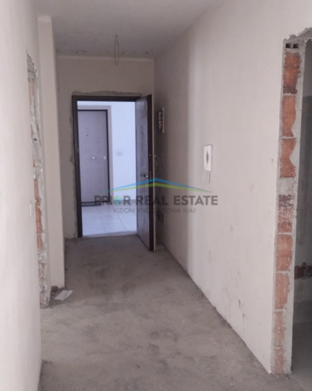 Tirane, shitet apartament 2+1+2  Kati 2, 130 m² 1350€/M2  (Astir)