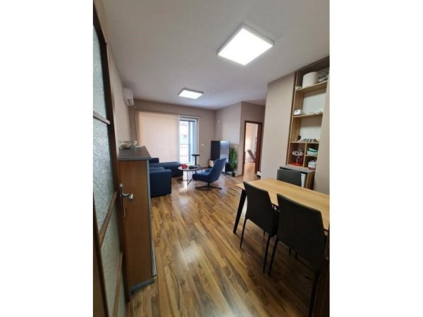 Tirane, jepet me qera ambjent biznesi Kati 2, 140 m² 1.650 € (Prane Zjarrfikses, 21 Dhjetori)