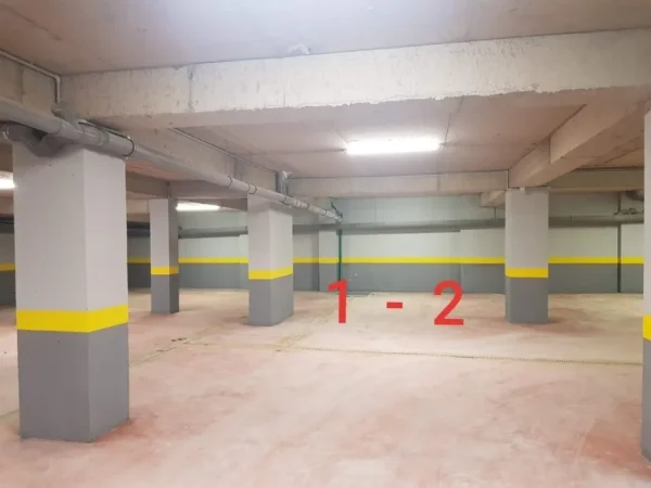 Tirane, jepet me qera ambjent biznesi Kati 2, 140 m² 1.650 € (Prane Zjarrfikses, 21 Dhjetori)
