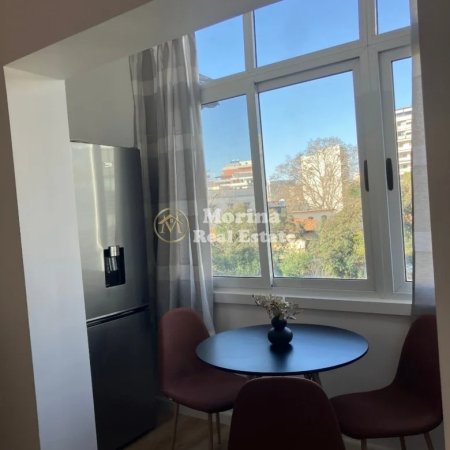 Tirane, jepet me qera garsonier Kati 4, 35 m² 500 € (Qender)