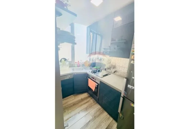 Tirane, jepet me qera apartament 2+1+Aneks+Ballkon Kati 3, 95 m² 800 € (Kika 2)