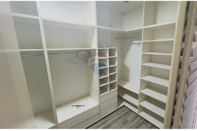 Tirane, jepet me qera apartament 2+1+Aneks+Ballkon Kati 3, 95 m² 800 € (Kika 2)