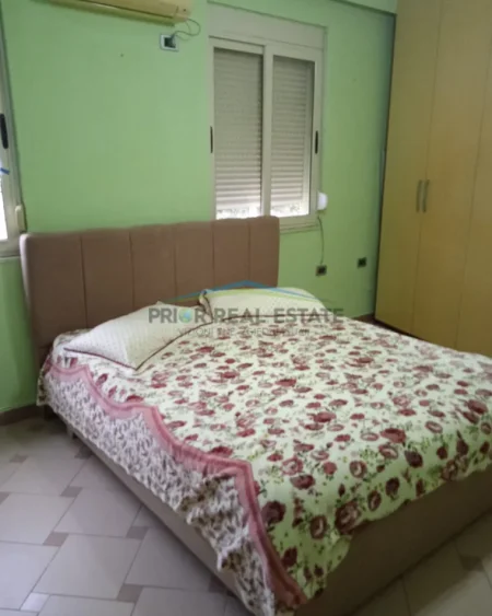 Tirane, jepet me qera apartament 1+1 Kati 2, 60 m² 600 € (Rruga e Bogdanëve)