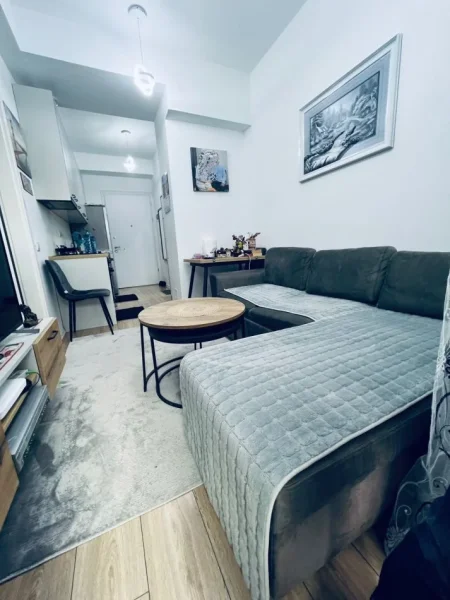 Tirane, jepet me qera apartament 1+1+Ballkon Kati 6, 60 m² 400 € (Kompleksi Mangalem, Ali Demi)